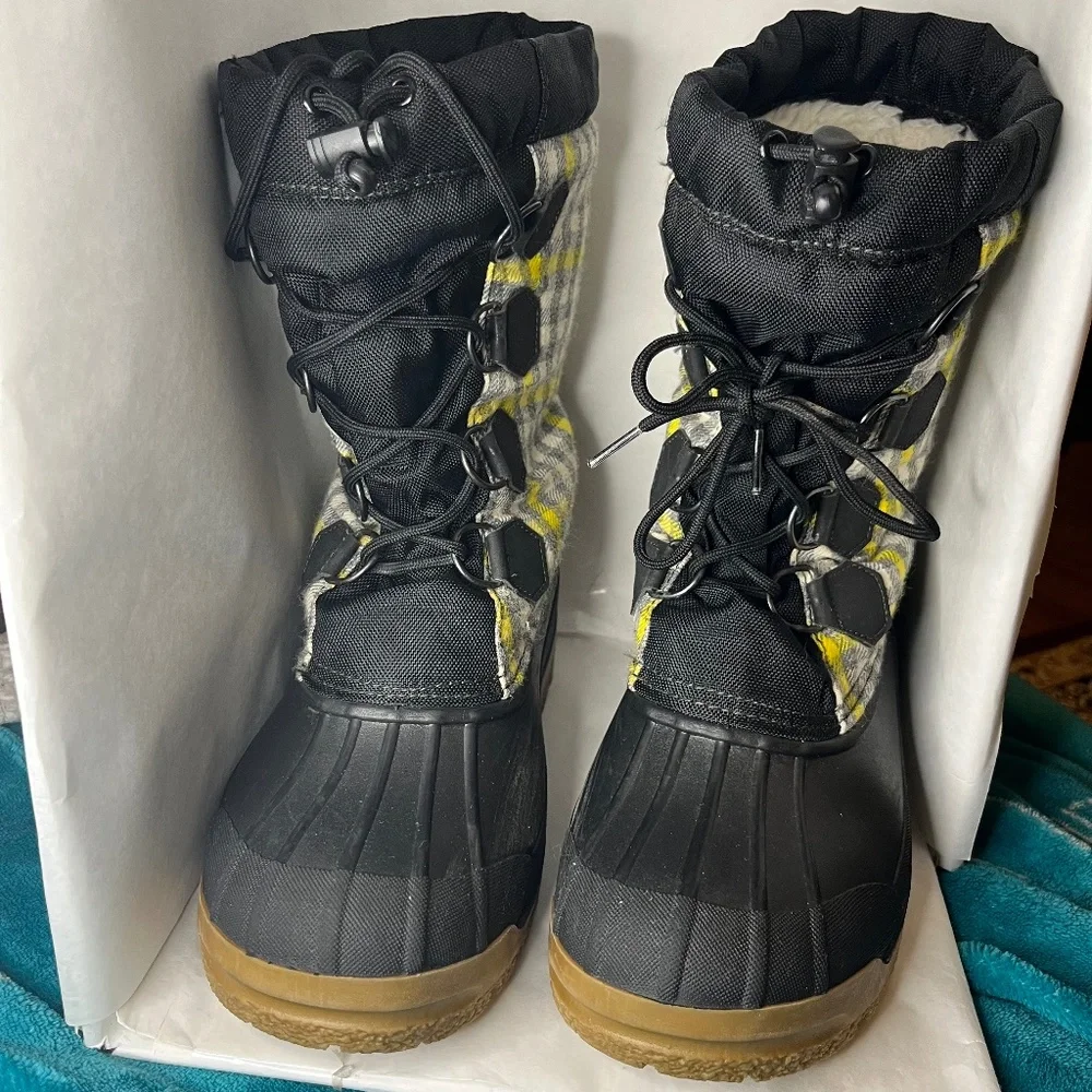 J Crew Womens Snow Boots Black Yellow Gray Plaid Shearling Lining Classic Size 9 - Picture 1 of 11